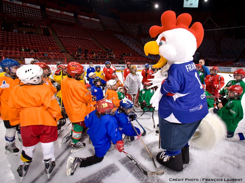 577103_243272709110851_1315381766_n