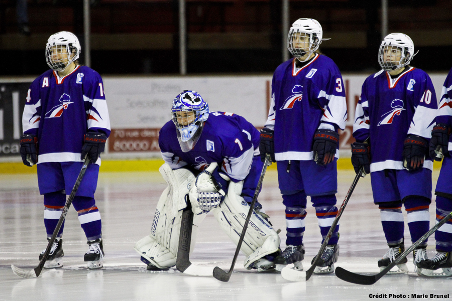 Album-4-Nations-Fem-9