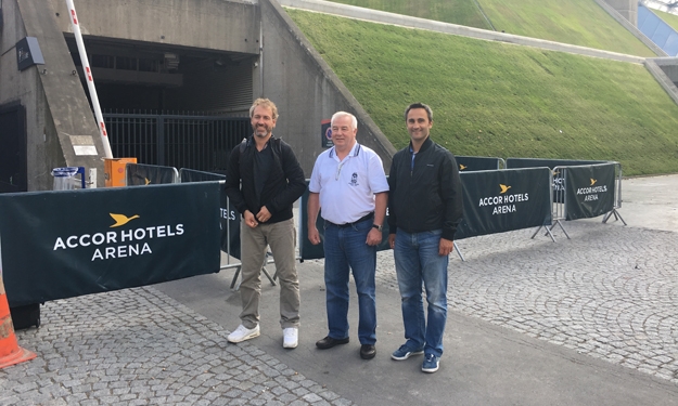 Pierre Pousse, Dave Henderson et Renaud Jacquin devant l'AHA