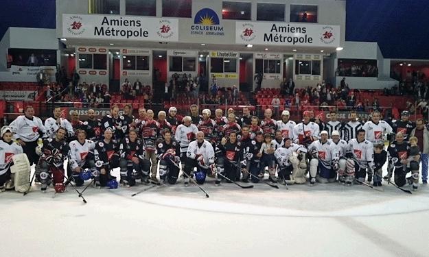 Les participants au match des  Les Gothiques d'Amiens
