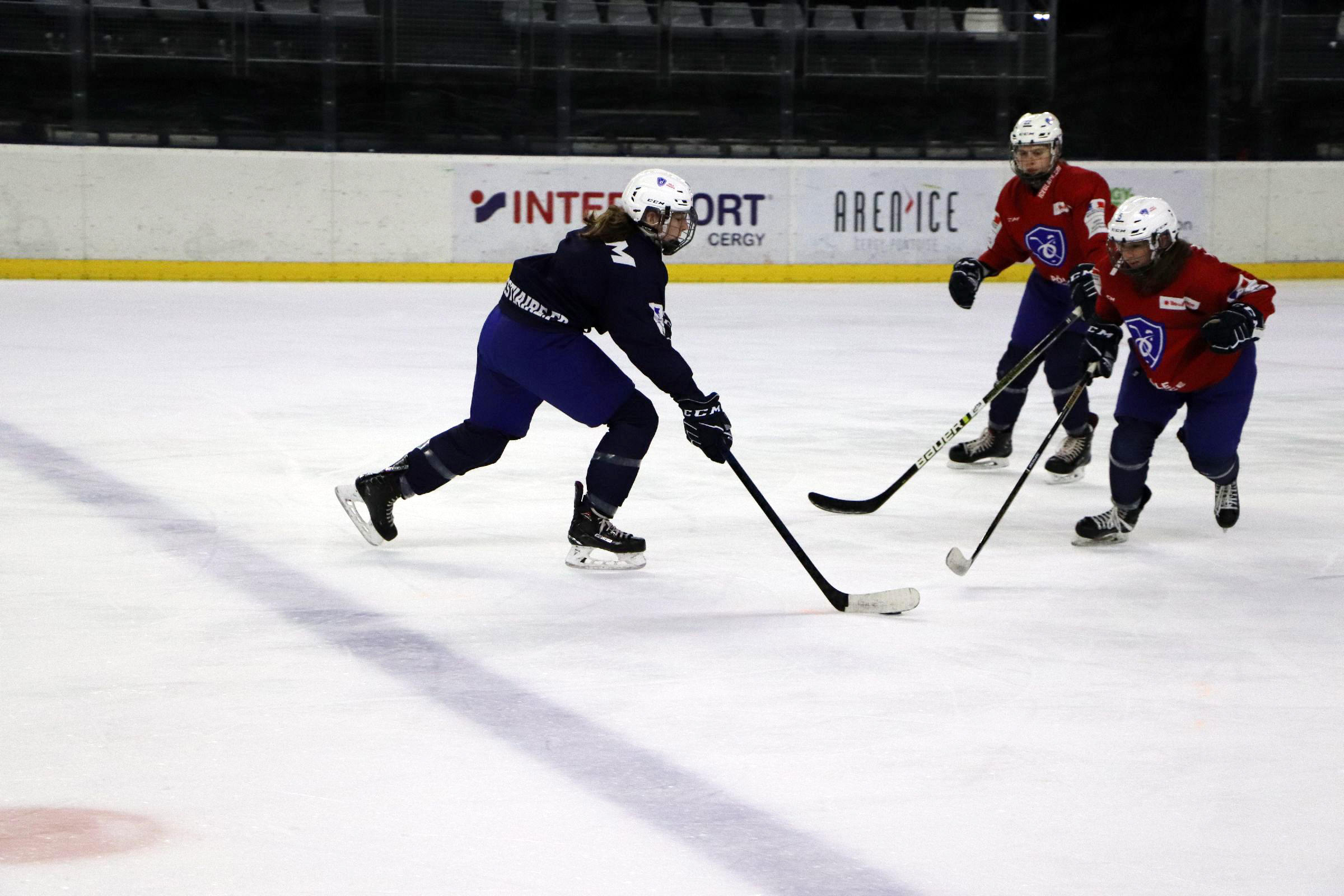 Anaé Simon en action lors d'un entrainement à l'Aren'Ice