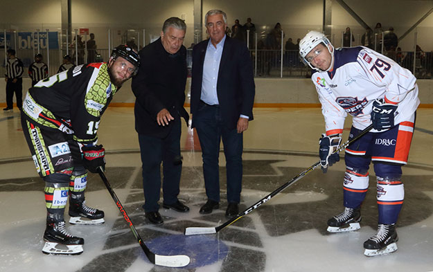 Coup d’envoi fictif effectué par Luc Tardif et le maire de Nimes, Mr Jean-Paul Fournier