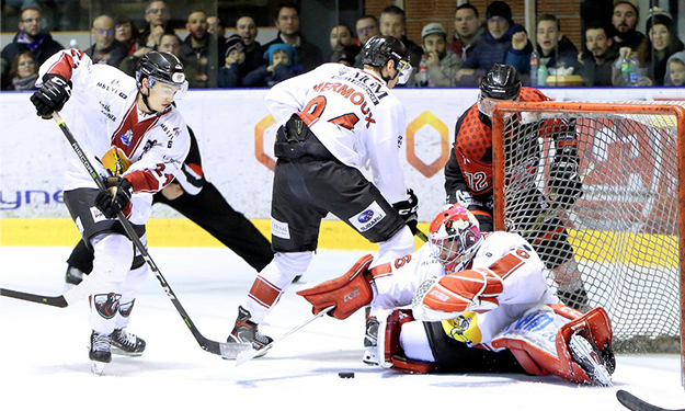 Face à Mulhouse, Chamonix a encaissé 4 buts dans le dernier tiers. Crédit : scorpionspictures.com