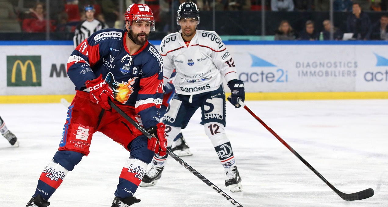 Sacha Treille avec les Brûleurs de Loups devant Peter Valier avec les Ducs d'Angers